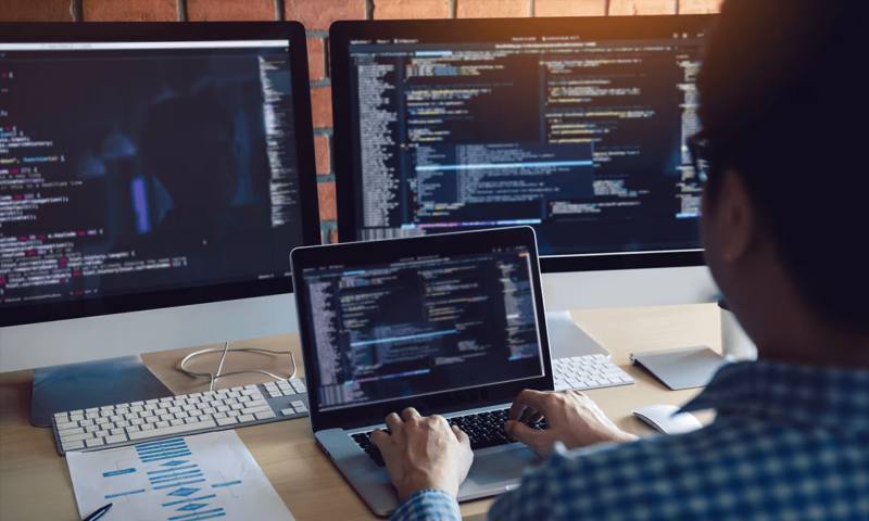 数据科学选型：R与Python如何赋能建湖县网站建设？